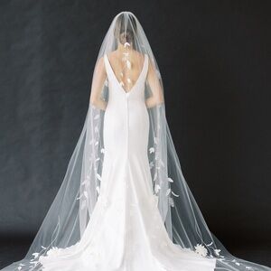 TONI FEDERICI Cathedral Bridal Veil